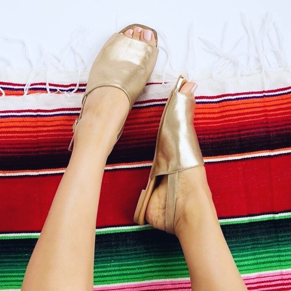 Gold sling back square sandals - Picture 5 of 8